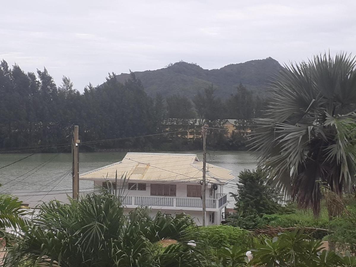 La Residence D'Almee Guesthouse Baie Sainte Anne Екстериор снимка