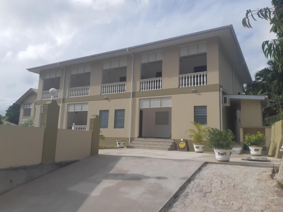 La Residence D'Almee Guesthouse Baie Sainte Anne Екстериор снимка