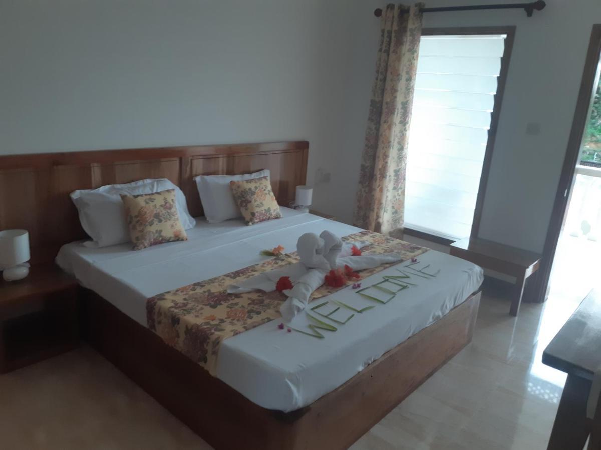 La Residence D'Almee Guesthouse Baie Sainte Anne Екстериор снимка