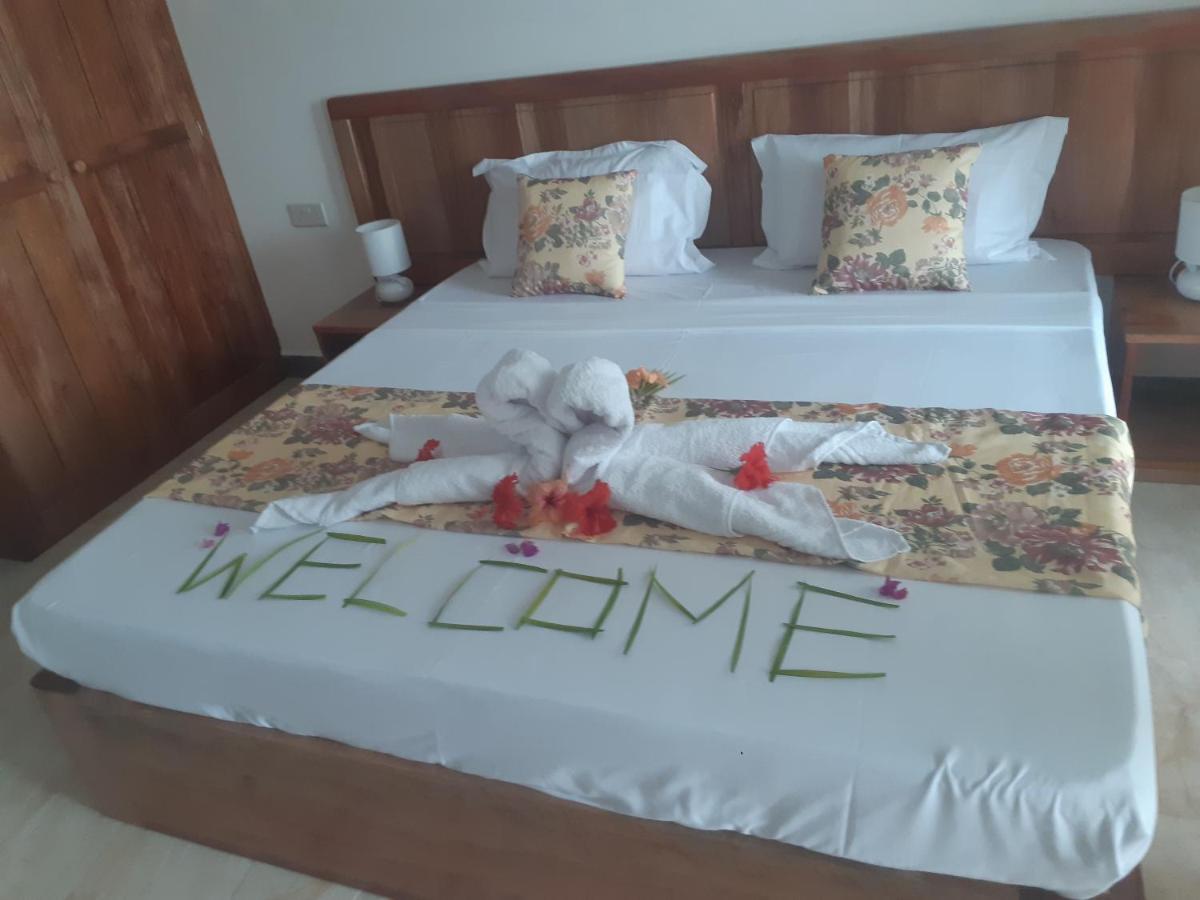 La Residence D'Almee Guesthouse Baie Sainte Anne Екстериор снимка