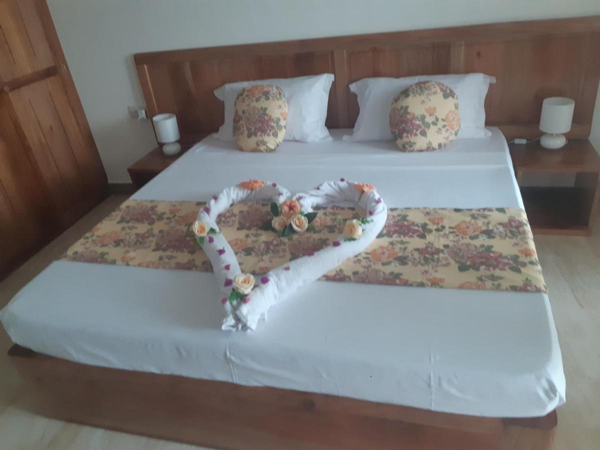 La Residence D'Almee Guesthouse Baie Sainte Anne Екстериор снимка
