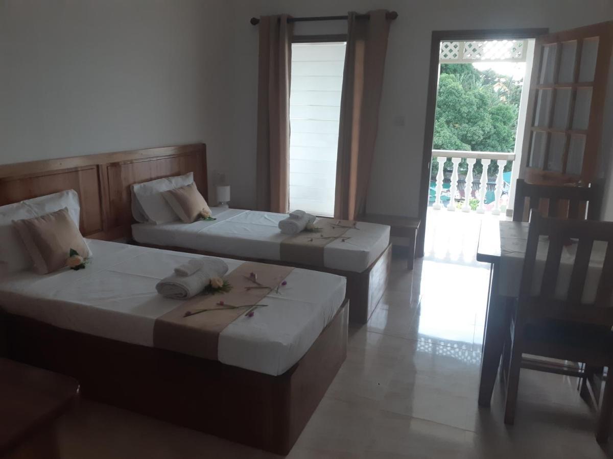 La Residence D'Almee Guesthouse Baie Sainte Anne Екстериор снимка