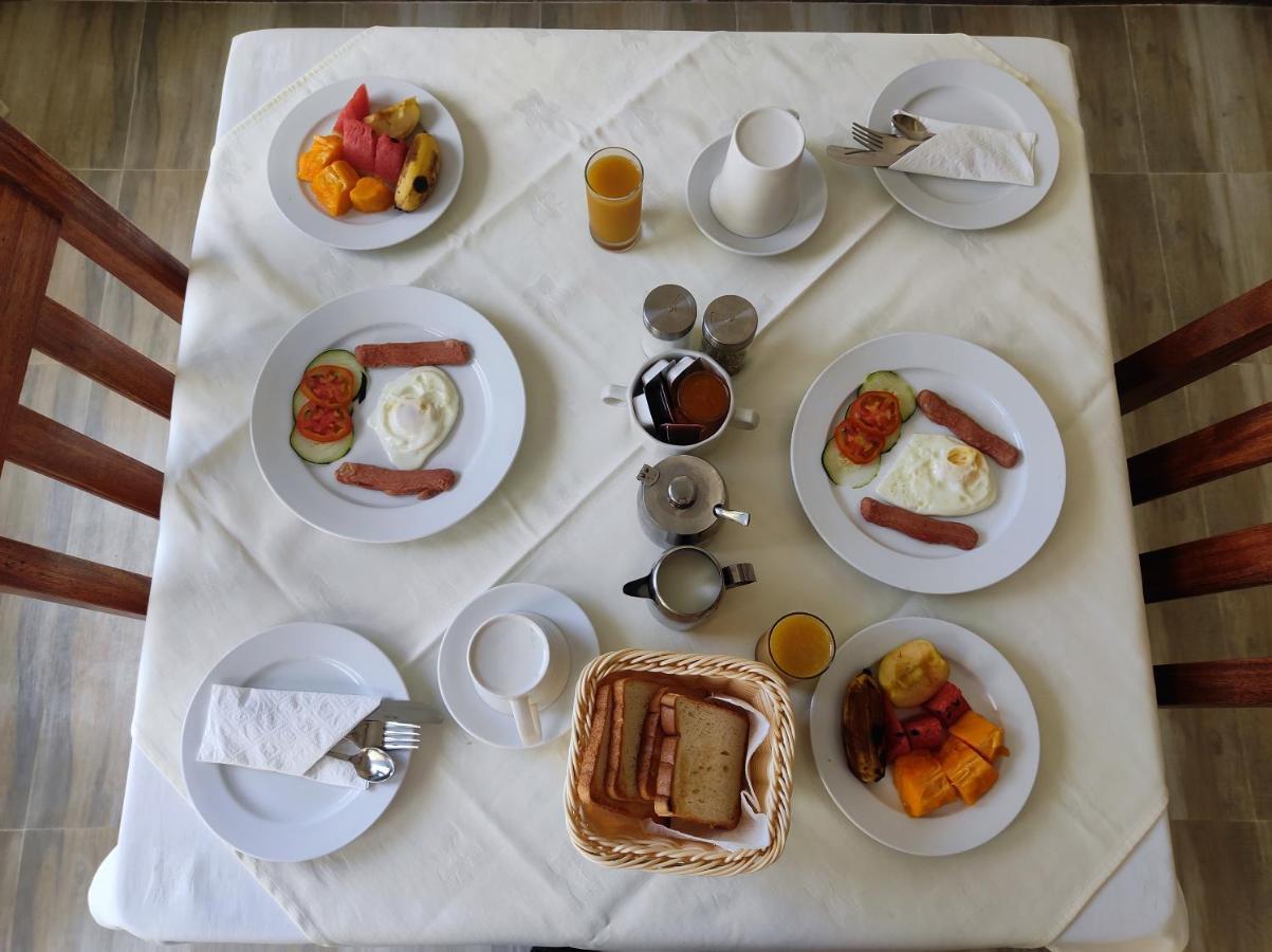 La Residence D'Almee Guesthouse Baie Sainte Anne Екстериор снимка