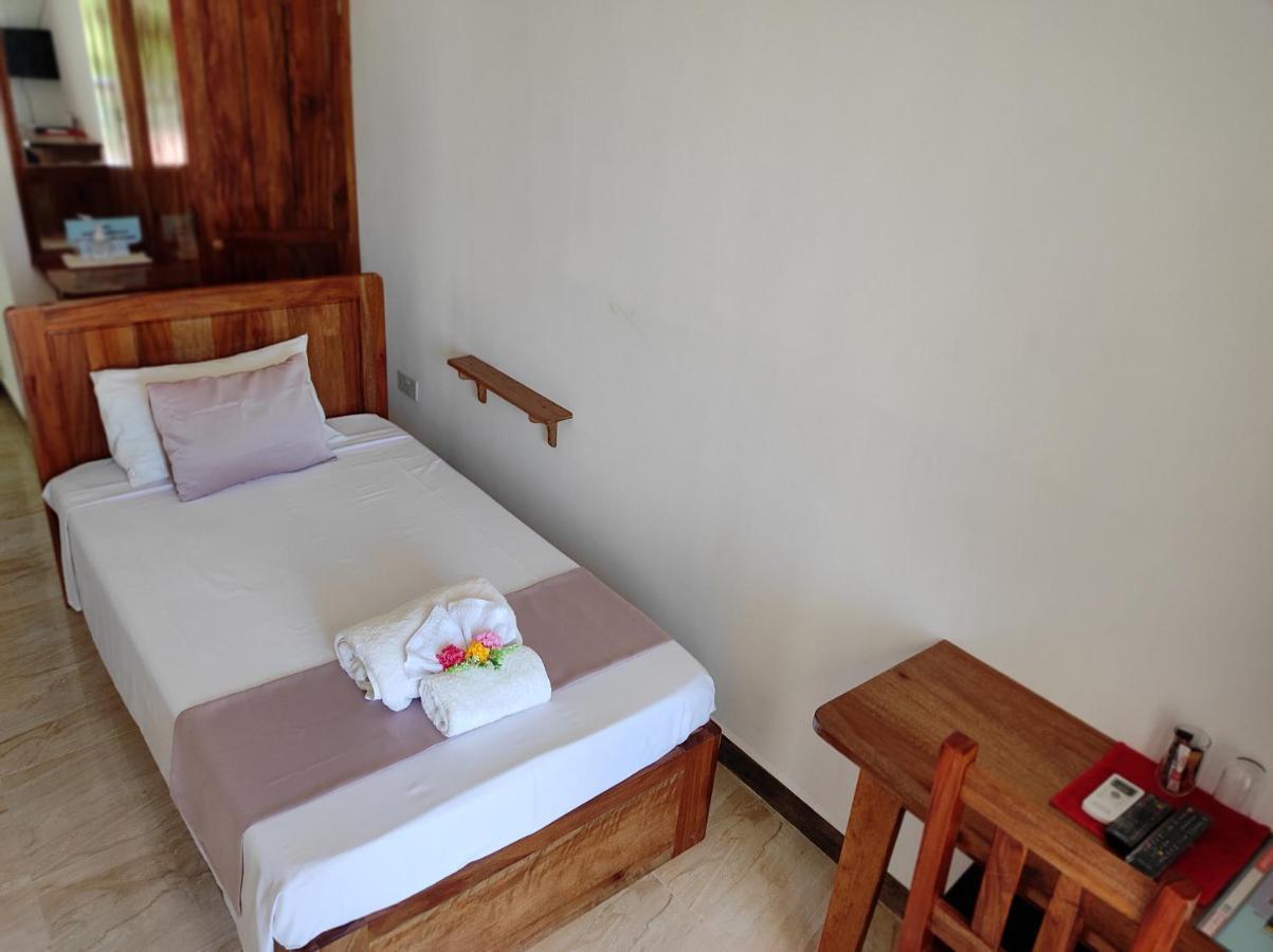 La Residence D'Almee Guesthouse Baie Sainte Anne Екстериор снимка