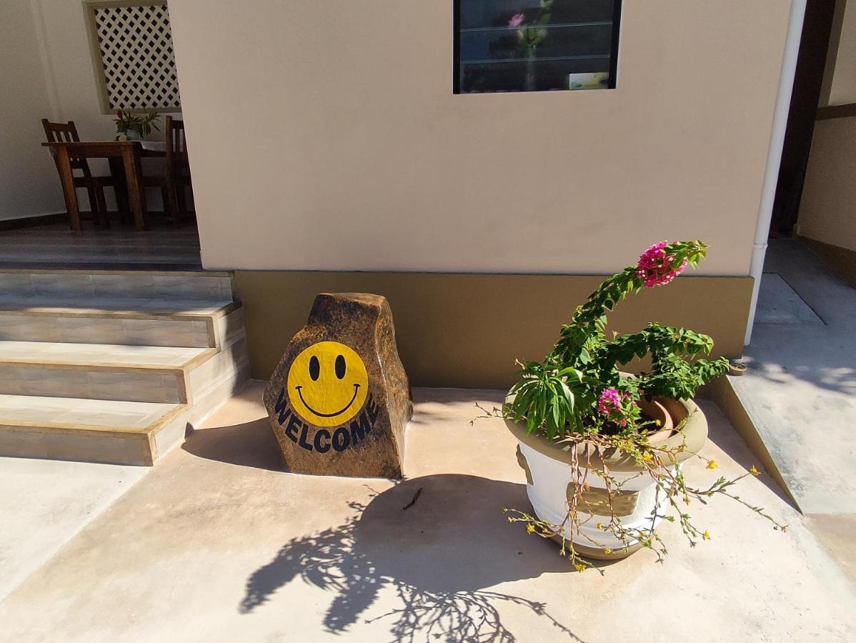 La Residence D'Almee Guesthouse Baie Sainte Anne Екстериор снимка