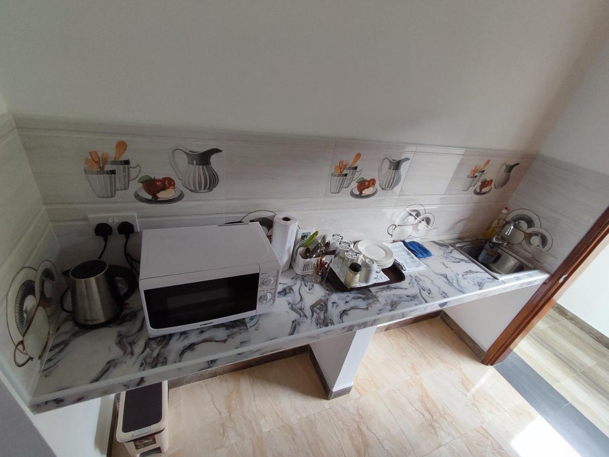 La Residence D'Almee Guesthouse Baie Sainte Anne Екстериор снимка