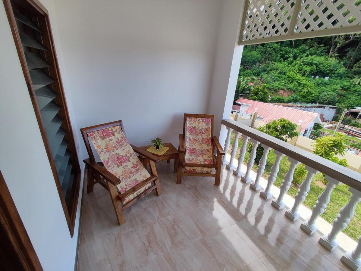 La Residence D'Almee Guesthouse Baie Sainte Anne Екстериор снимка