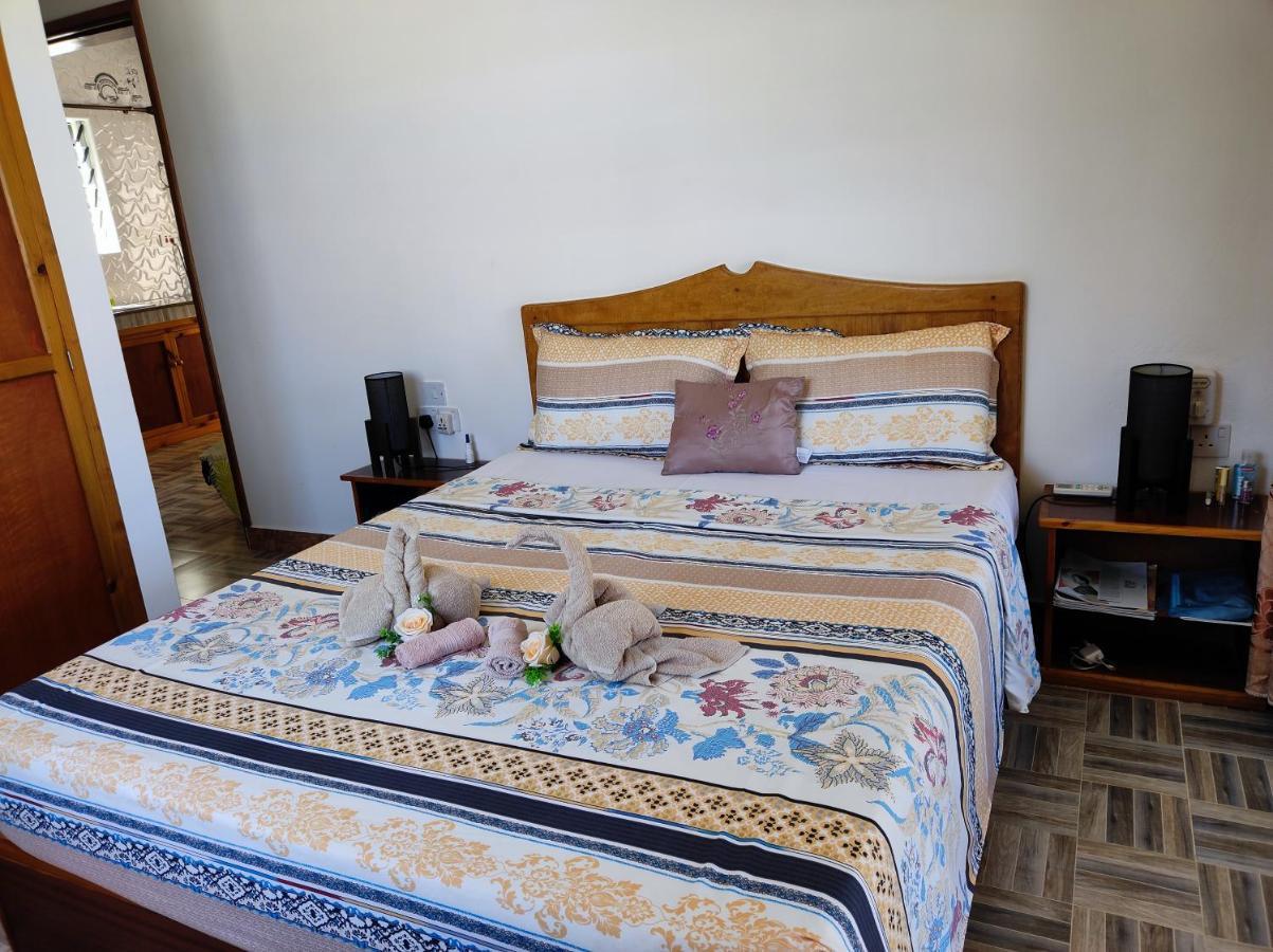 La Residence D'Almee Guesthouse Baie Sainte Anne Екстериор снимка
