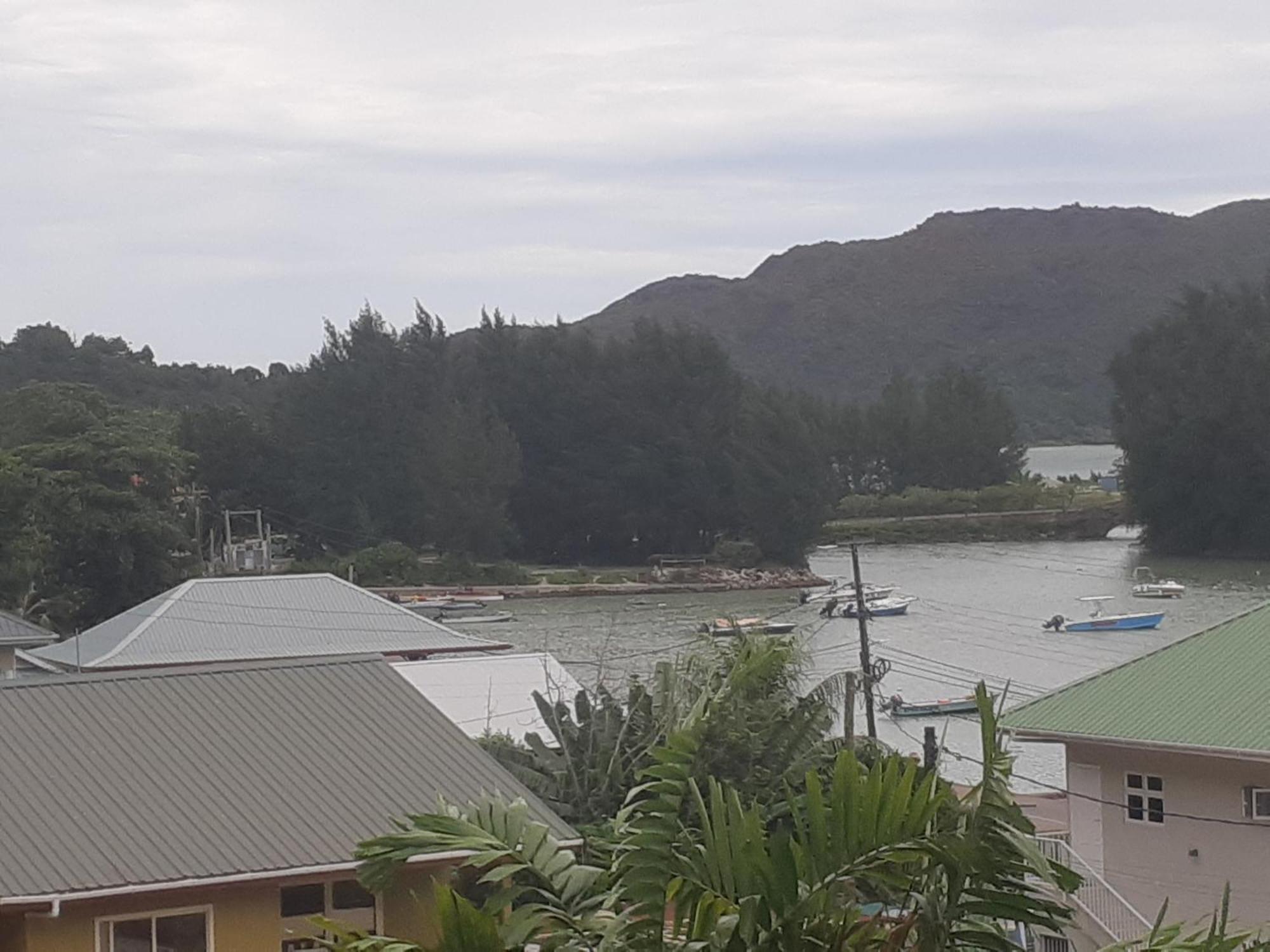 La Residence D'Almee Guesthouse Baie Sainte Anne Екстериор снимка