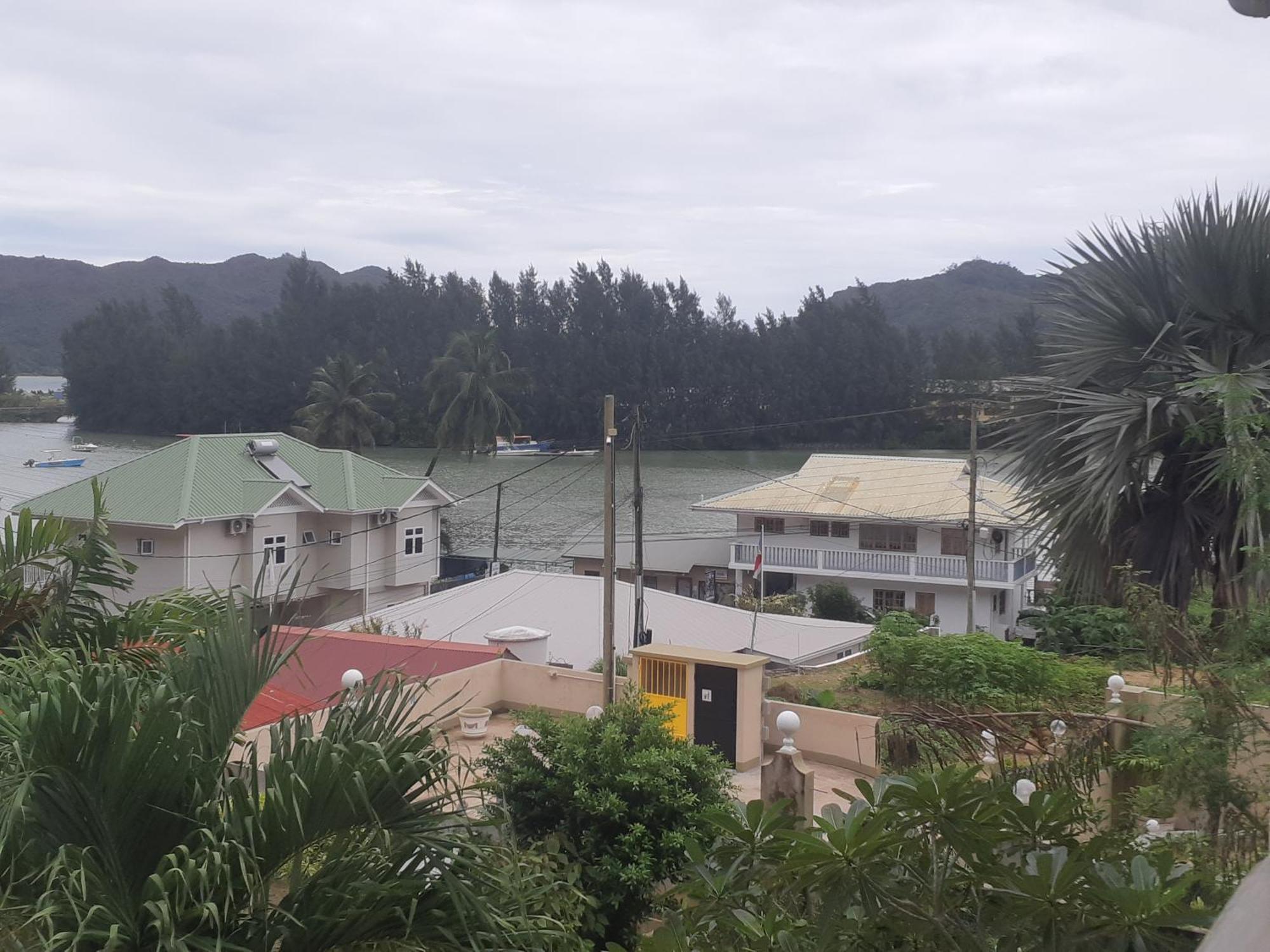La Residence D'Almee Guesthouse Baie Sainte Anne Екстериор снимка
