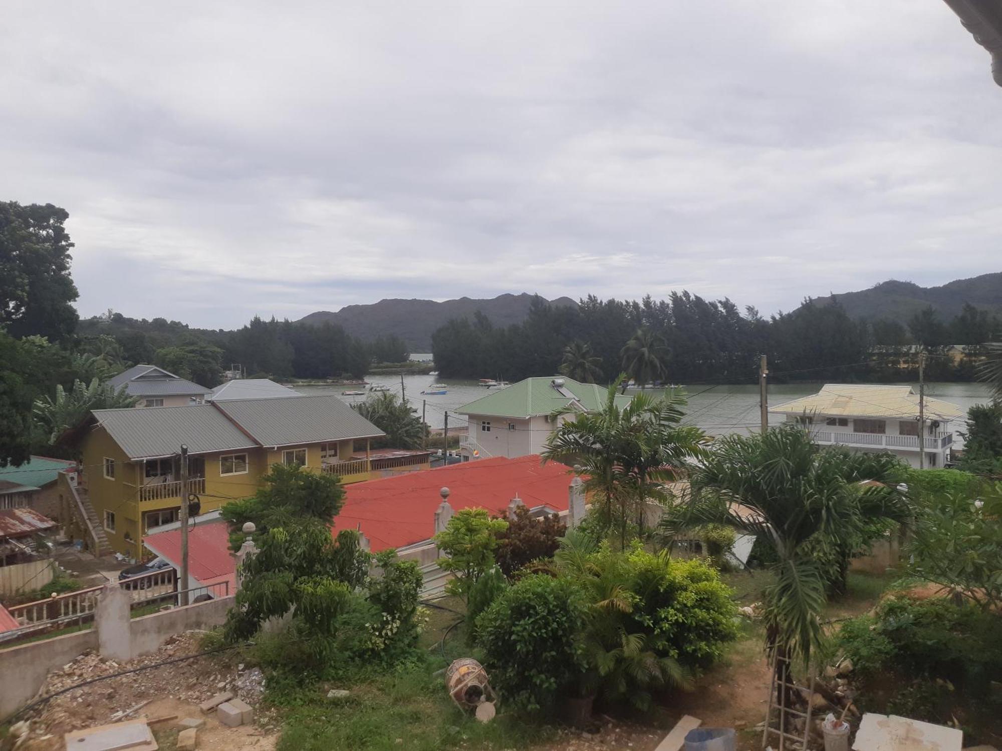 La Residence D'Almee Guesthouse Baie Sainte Anne Екстериор снимка